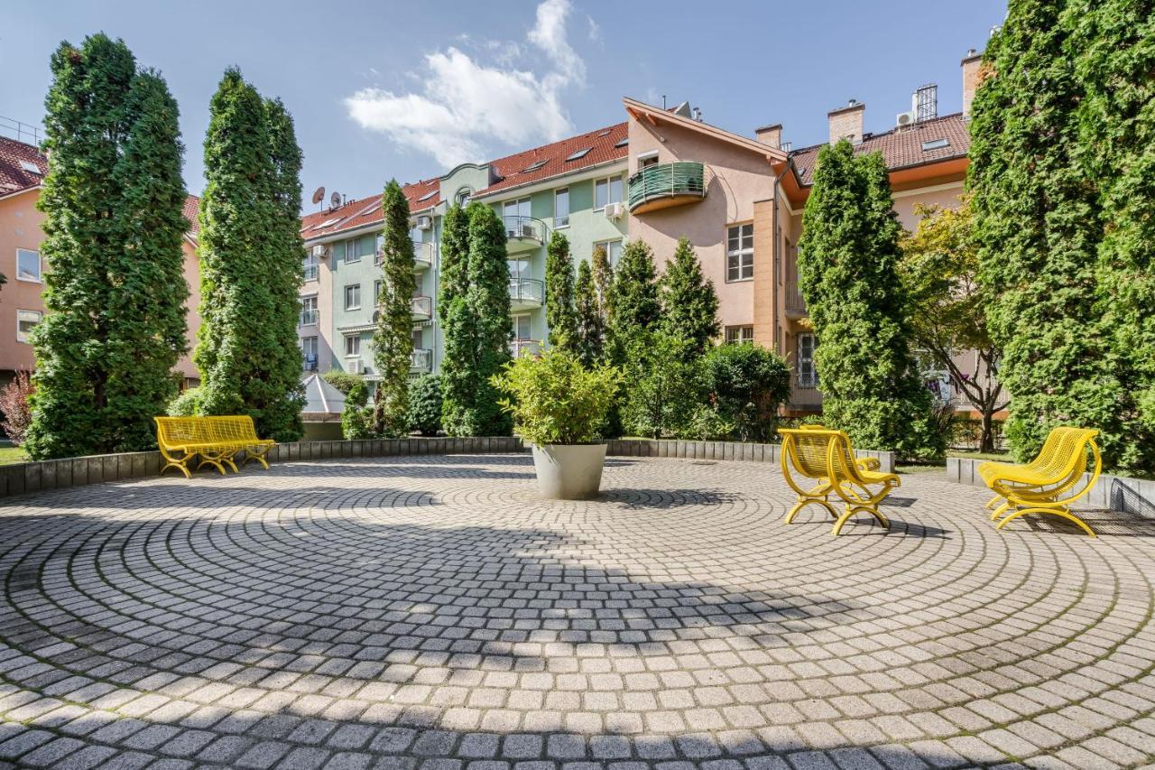 Beautiful Three Bedrooms Apartment With Free Parking Close To The Danube Coast Budapeszt Zewnętrze zdjęcie